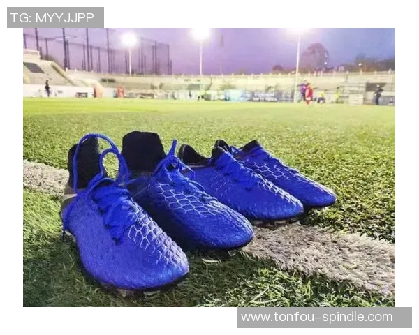 足球明星们的亮色鞋子时尚秀场展现个性与风采